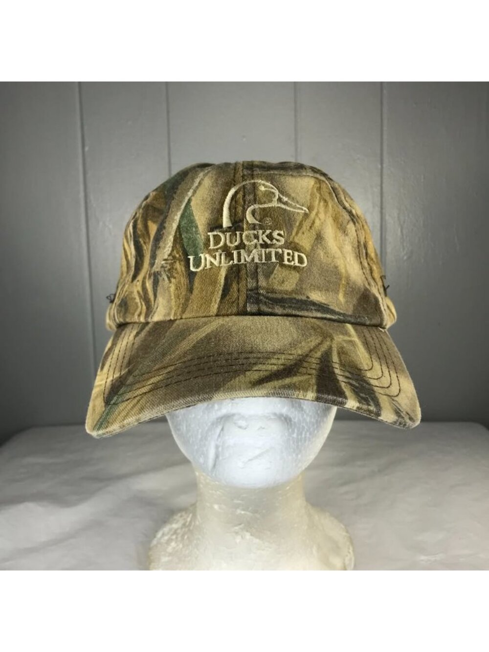 Vintage Ducks Unlimited Marshland Camo hunting adjustable hat cap